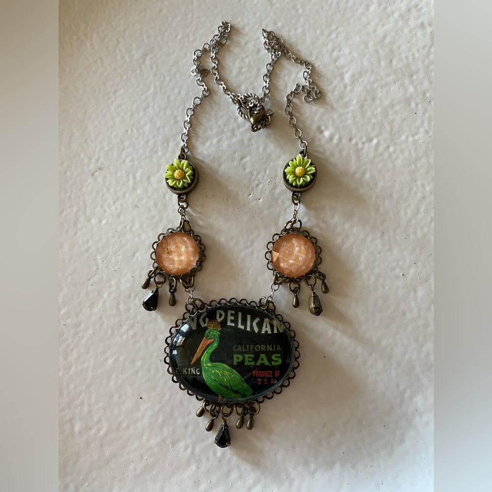 Antique Green and Black Pelican Peas Necklace with Lime Accents - Picture 2 of 9